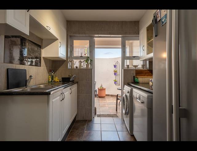 3 BEDROOM TOWNHOUSE SOLD IN GLENVISTA